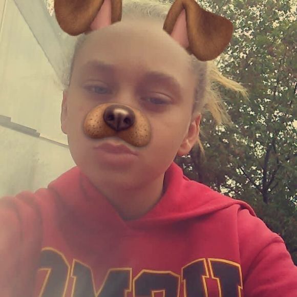 Meet your Posher, Deambra - Picture 1 of 1